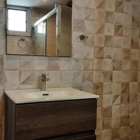 Apartamento Maistros Seafront Pondi