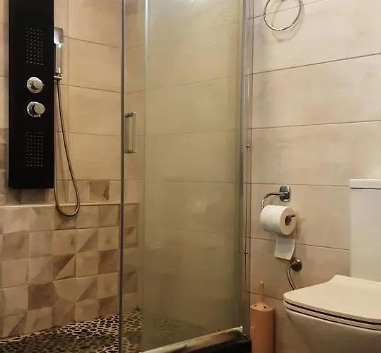 Maistros Seafront * Pondi