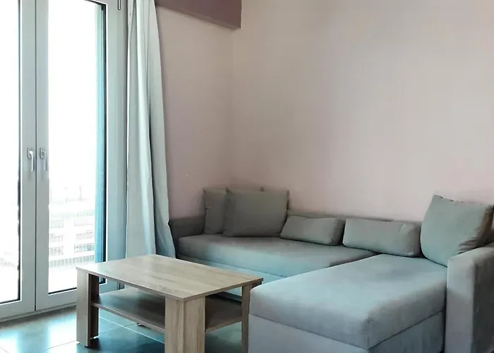 Maistros Seafront * Pondi