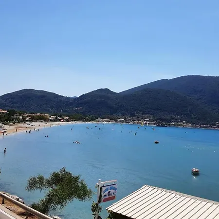 Maistros Seafront Apartamento