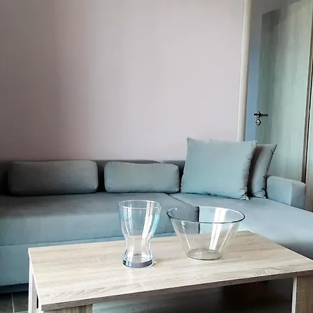 Maistros Seafront Pondi